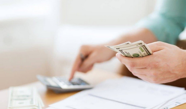 calculating-money-cash-advance